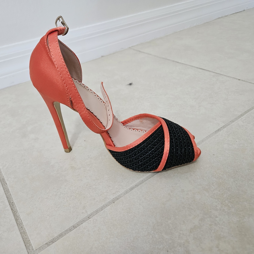 Women's Black and Red Heels - Picture 3 of 5